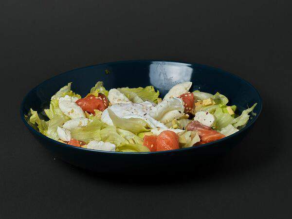 Yep Cafe - Салат с лососем, пашот и авокадо