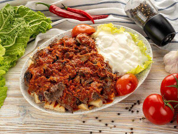 На углу - Искандер Донер