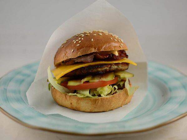 Kontrast gusto - Чикен Бургер