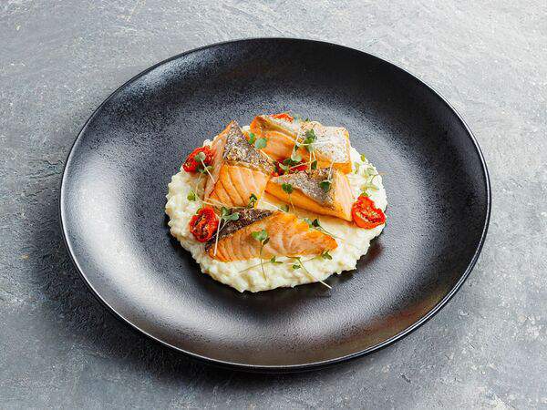 Jager Meet to Eat - Ризотто в сырном соусе с лососем и вялеными томатами