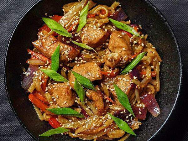 Sushi stories - Вок Удон со свининой