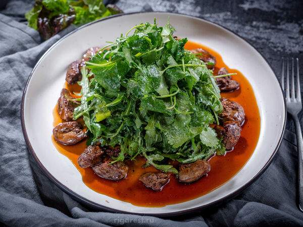 Новорижская застава - Теплый салат с печенью курицы