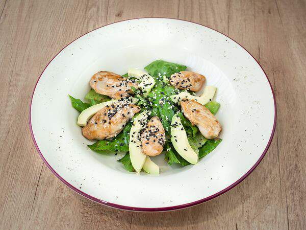 Территория фитнеса - Салат с курицей и авокадо