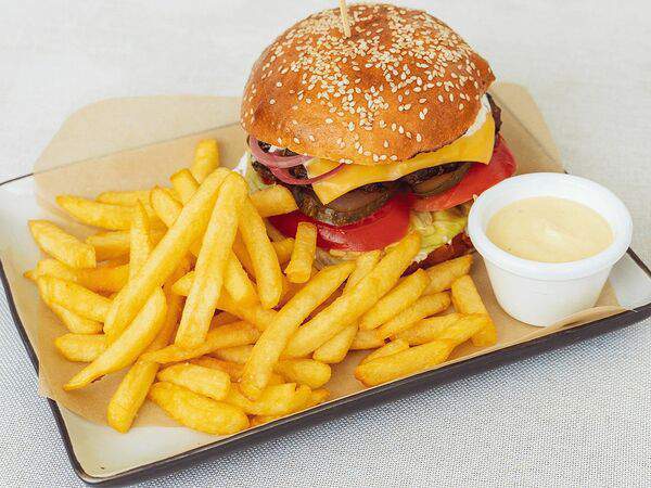 Салтанат сарайы - Бургер с куриным филе