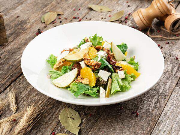 Я ж тебе говорил! - Салат с грушей, сыром и грецкими орехами