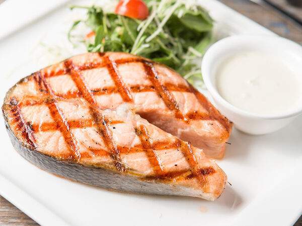 Harat's Irish Pub - Стейк из лосося