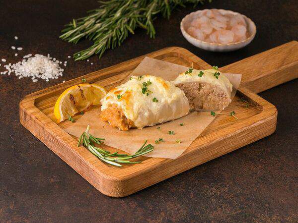 Fish & Grill - Кальмар, фаршированный форелью, креветками и рисом