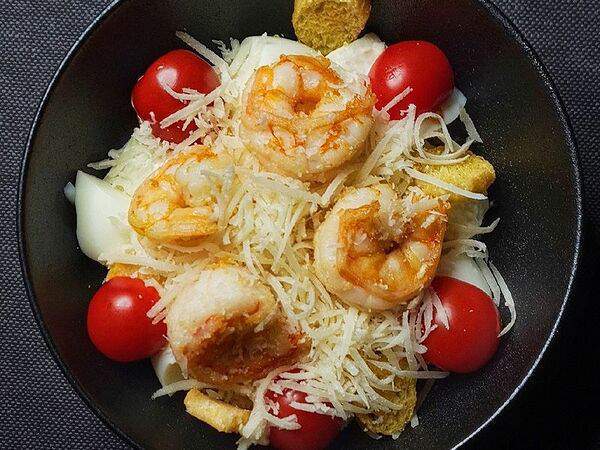 Sushi stories - Салат Цезарь с креветкой