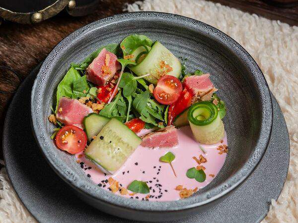 Викинги - Салат с тунцом гриль и овощами