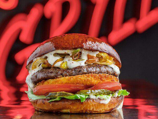 Moo Moo Burgers & Grill - Бургер Сырбургер