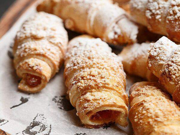 Хачапурия - Рогалик с абрикосовым джемом