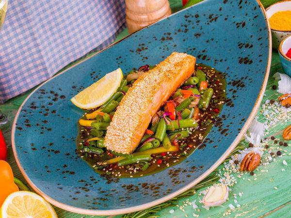 Кафе Nебо - Стейк лосося с овощами