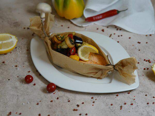 Золотая империя - Семга, запеченная в фольге с овощами