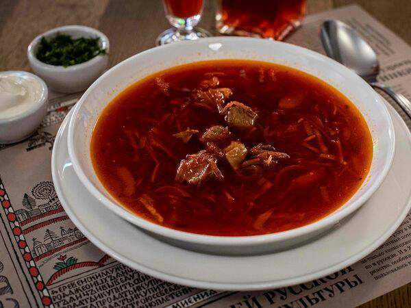 Гостевая изба - Борщ с мясом и сметаной