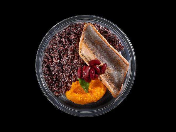 Eattery - Филе горбуши с рисом и морковным пюре