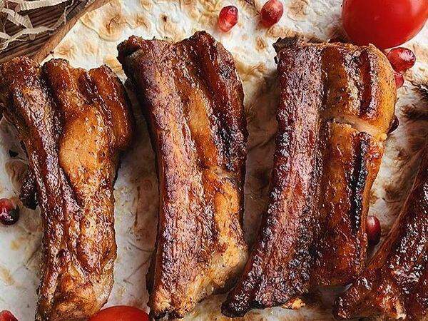 Конвент - Маринованные свиные ребра, приготовленные на мангале