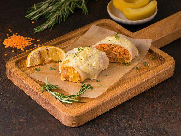 Fish & Grill - Кальмар фаршированный форелью, персиком и чечевицей