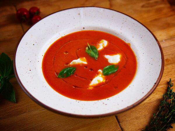Basilico - Томатный суп с моцареллой