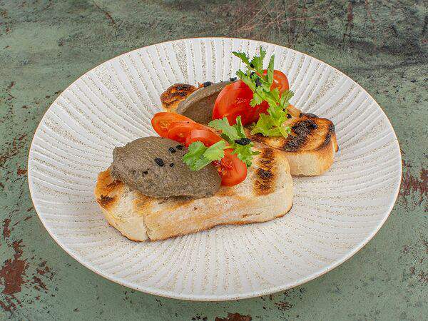 Гастроном - Тост с помидором и маслинами