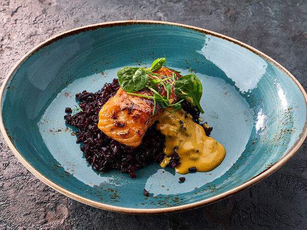 Corner Grill - Лосось с черным рисом