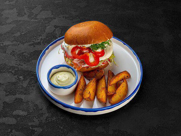 Эпикур Bar & Kitchen - Бургер с копченым лососем и креметте