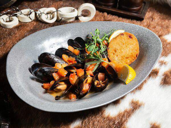 Викинги - Мидии в соусе из вина, розмарина и томатов