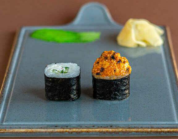 Вкусно House - Запеченный ролл с мидиями