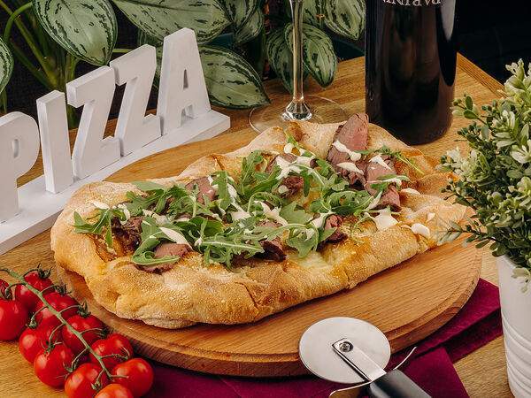 Перчини Grill & Wine - Римская пицца с ростбифом