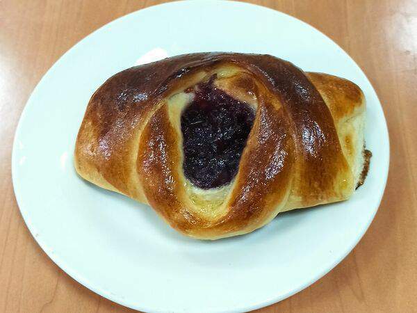 Обеды на Баррикадной - Булочка с ягодами