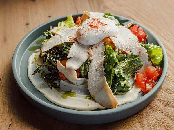 Sunny - Кобб-салат с нежным цыпленком