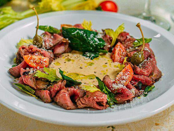 Счастье - Средиземноморский салат Вителло Тонатто