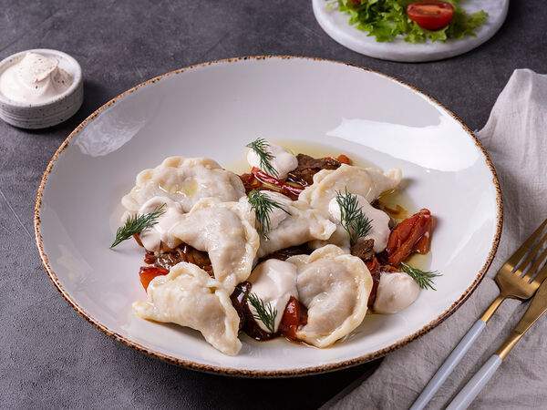 Солянка - Говядина по-восточному под варениками с тыквой