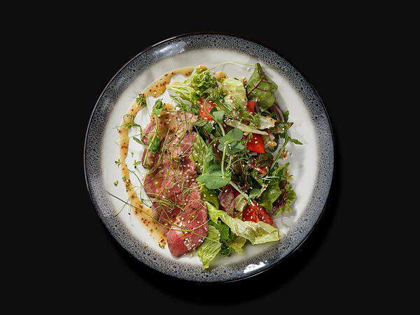 Olster Irish Pub - Салат с ростбифом