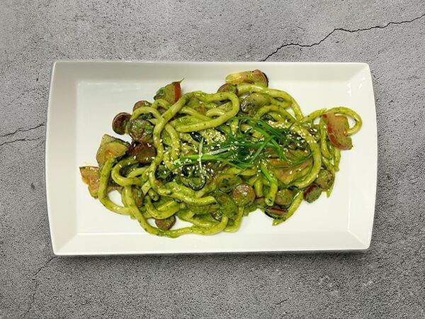 Mr Tako - Вок со шпинатом и охотничьими колбасками