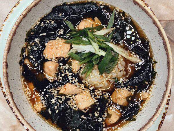 Chocolate lounge cafe - Мисо суп с лососем