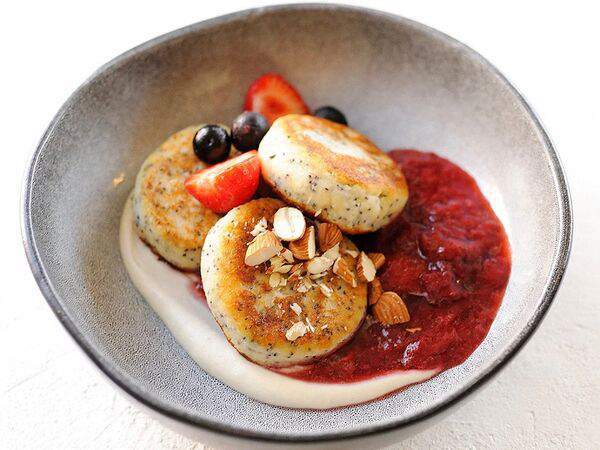 Лакшми - Сырники из рикотты с маком