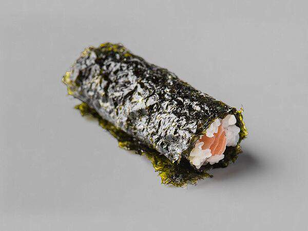 Luckee Yu - Hand rolls с лососем