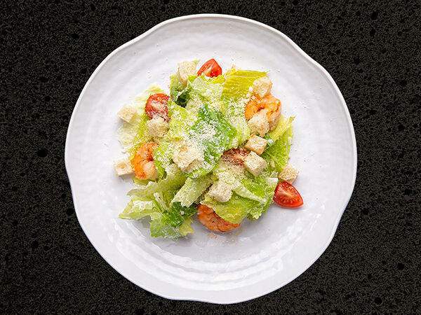 Detroit style - Салат Цезарь с креветками