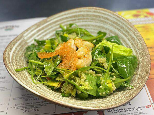 Чемодан - Салат Киноа с авокадо и креветками