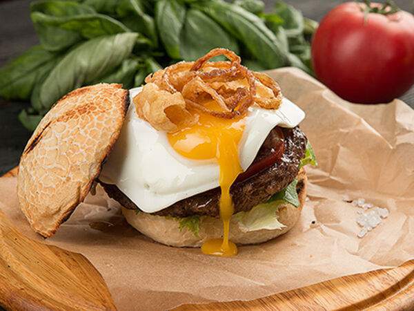 McKey Pub & Restauraunt - Бургер Инглиш Брекфаст