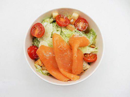 NoNamePizza - Салат Цезарь с сёмгой холодного копчения
