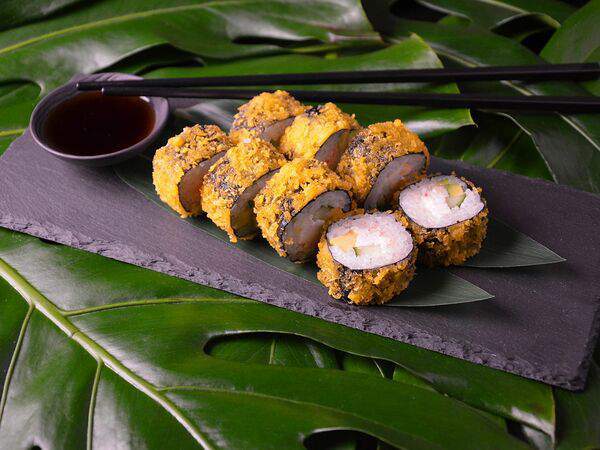 Дочь самурая - Ролл со снежным крабом жареный