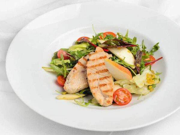 By mama - Салат с курицей и маринованной грушей