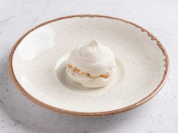 Сеть семейных кафе Kitchen - Безе с кедровым орехом