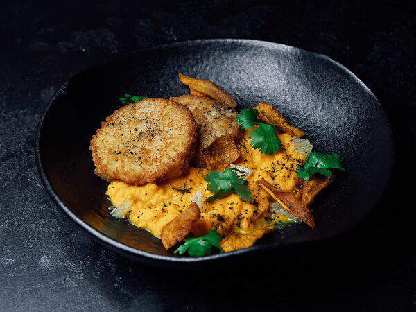 Кафе Nебо - Котлетки из рубленного мяса креветки с пюре из моркови