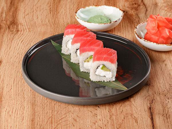 Кафе AZIAT - Ролл Филадельфия с тунцом