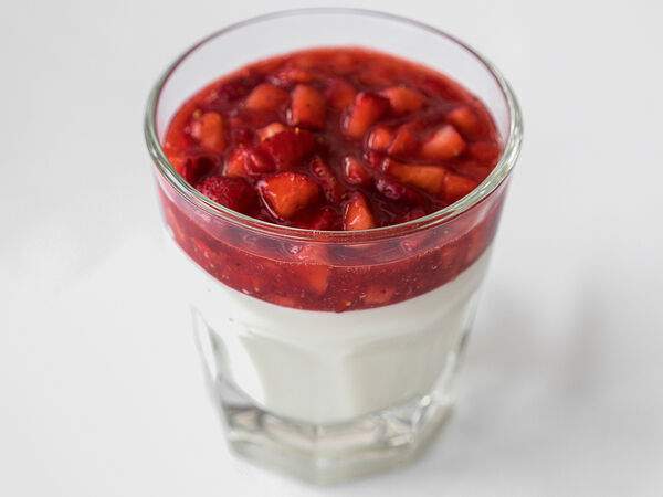 Причал - Сливочная Панна Котта с клубникой