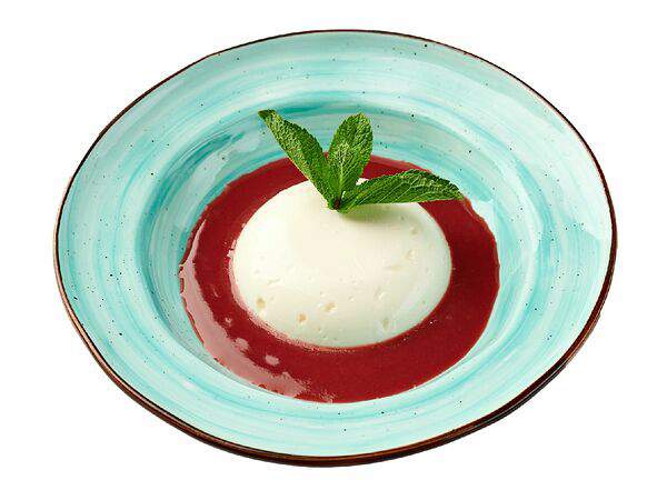 Диван сарай - Панна котта кокосовая с клубничным гаспачо