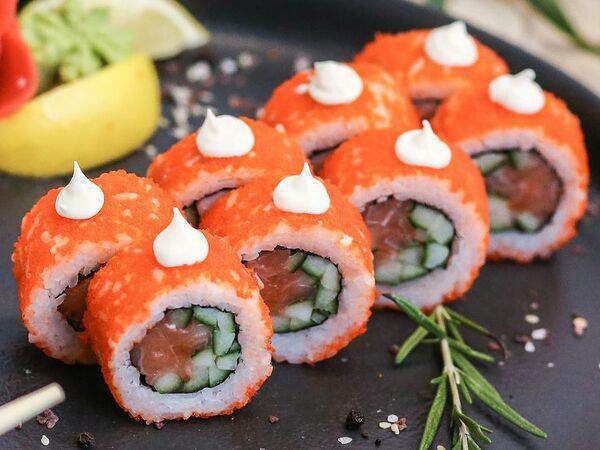 Катана - Ролл Калифорния Масаго-лосось