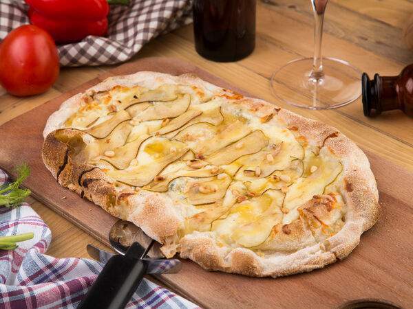 Pinzeria by Bontempi - Пицца Груша и горгонзола